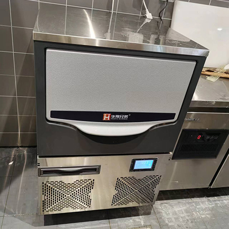 100公斤雪花制冰機(jī)交付某餐飲店使用